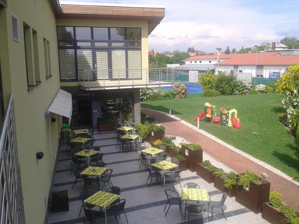 Hotel Predium Vrable Exterior photo
