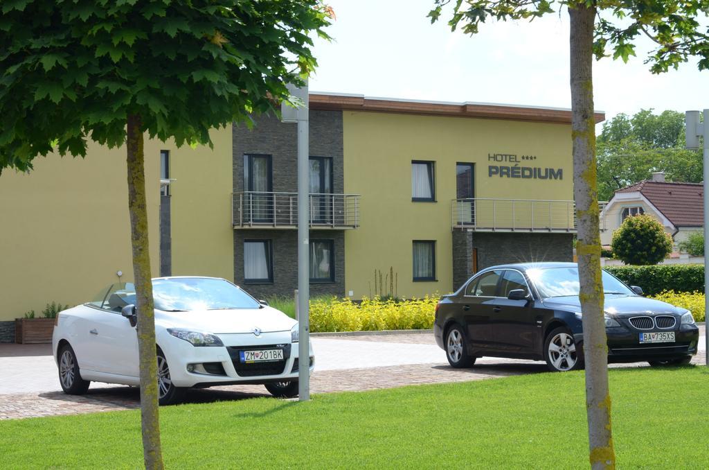 Hotel Predium Vrable Exterior photo