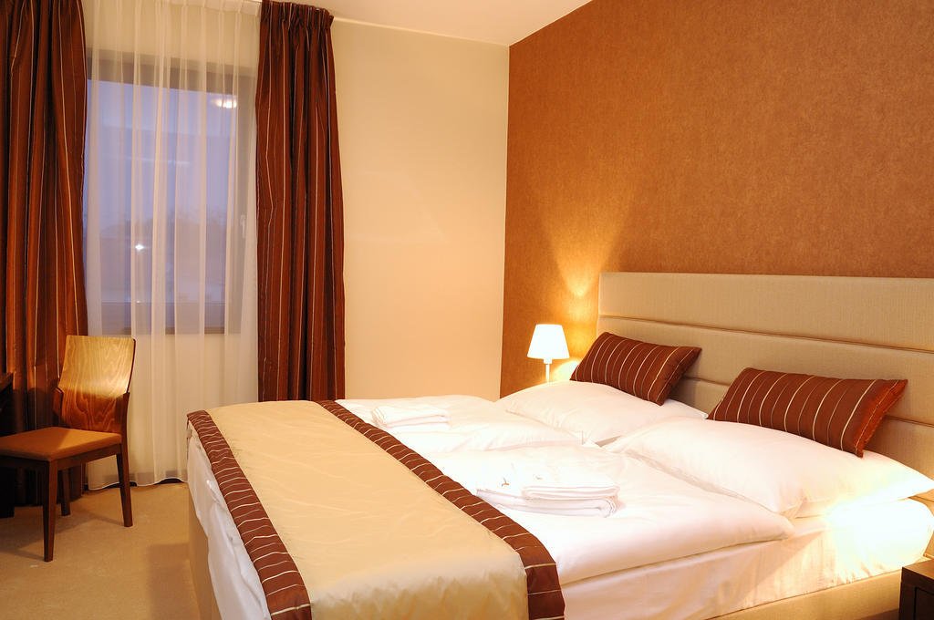 Hotel Predium Vrable Room photo